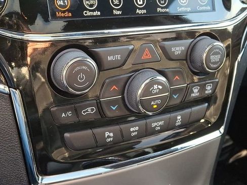 Used 2021 Jeep Grand Cherokee Overland image 22