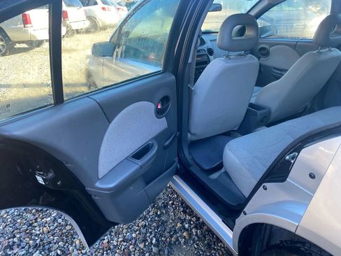 Used 2005 Saturn ION Level 1 image 9