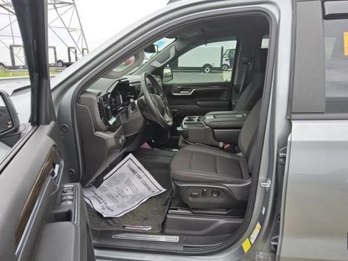 Used 2024 Chevrolet Silverado 1500 RST w/ Z71 Off-Road Package AWD/4WD image 7
