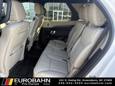 Used 2017 Land Rover Discovery HSE image 10