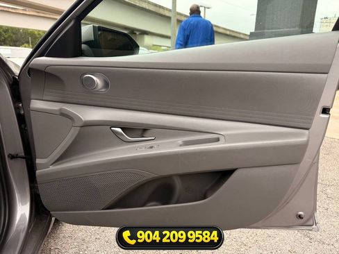 Used 2024 Hyundai Elantra SEL FWD image 34
