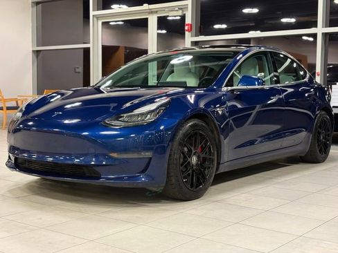 Used 2019 Tesla Model 3 Performance image 4