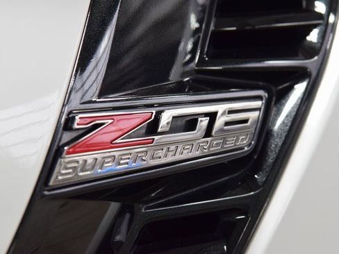 Used 2016 Chevrolet Corvette Z06 w/ 2LZ Preferred Equipment Group image 18