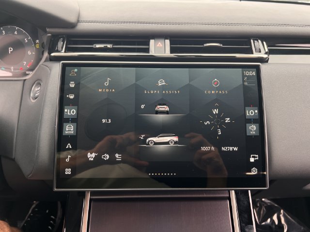 Used 2026 Land Rover Range Rover Velar Dynamic SE AWD/4WD image 28