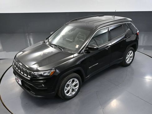 Used 2024 Jeep Compass Latitude w/ Convenience Group AWD/4WD image 59