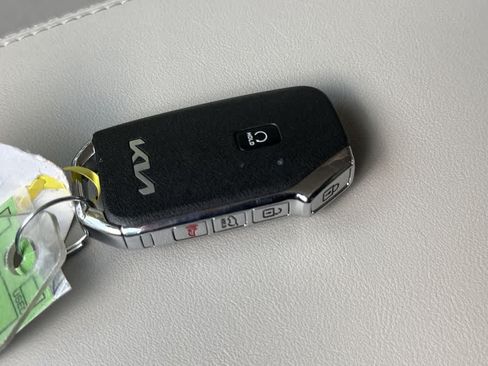Certified 2023 Kia Sorento SX AWD/4WD image 28