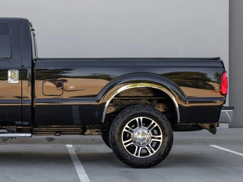 Used 2013 Ford F250 Lariat image 11