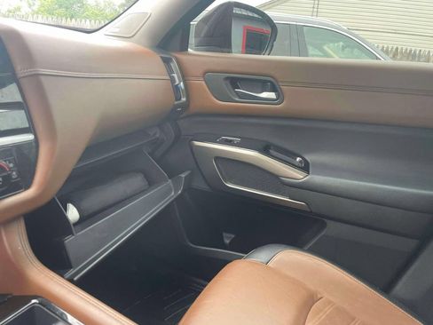 Used 2022 Nissan Pathfinder Platinum w/ Cargo Package AWD/4WD image 29