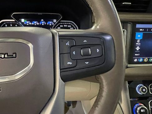 Used 2021 GMC Yukon Denali w/ Denali Premium Package image 49