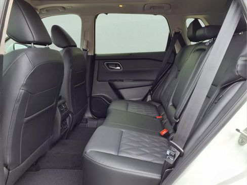 New 2026 Nissan Rogue Platinum image 11