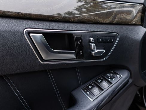 Used 2014 Mercedes-Benz E 250 BlueTEC 4MATIC Sedan image 10