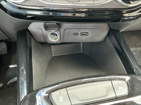 Used 2024 Chevrolet Trax LT w/ Driver Confidence Package FWD image 24