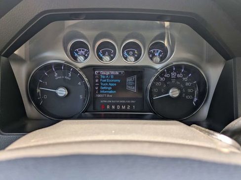 Used 2014 Ford F250 Lariat w/ Lariat Interior Package AWD/4WD image 25