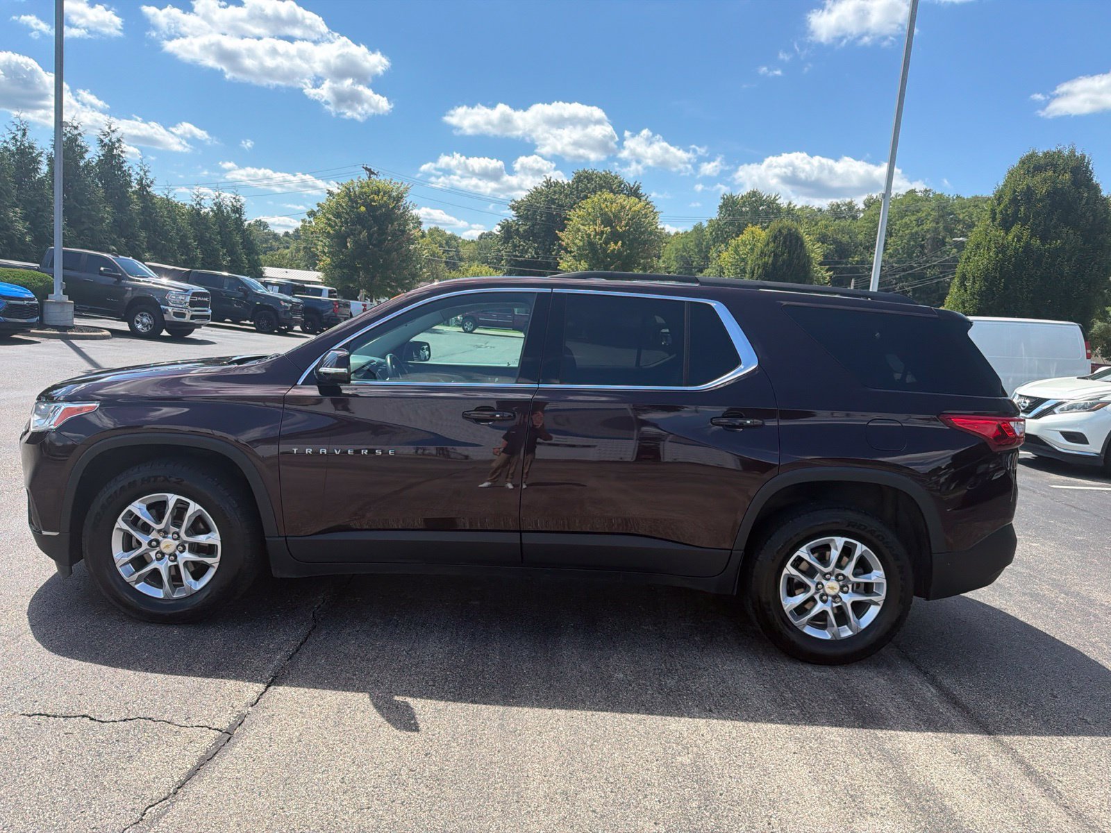 Used 2020 Chevrolet Traverse LT w/ LPO, Floor Liner Package AWD/4WD image 2