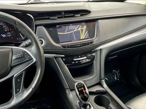 Used 2017 Cadillac XT5 Luxury w/ Driver Awareness Package image 6