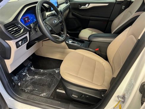 Used 2022 Ford Escape SEL w/ Technology Package image 7
