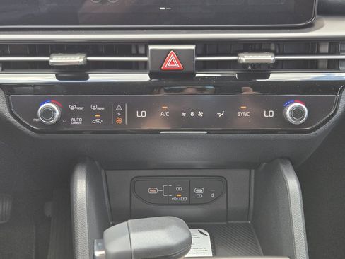 New 2026 Kia Sportage EX FWD image 14