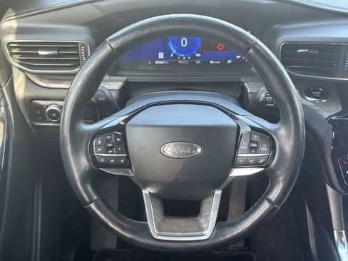 Used 2023 Ford Explorer Platinum w/ Technology Package AWD/4WD image 25