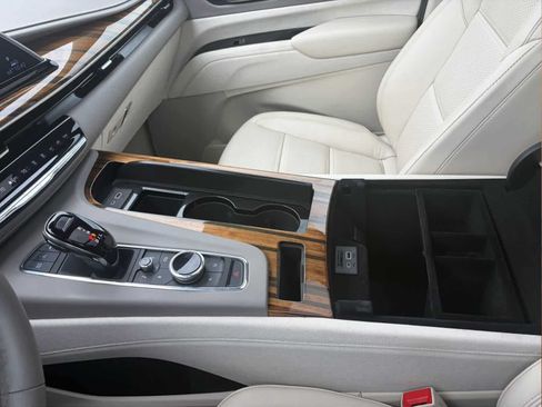 Certified 2023 Cadillac Escalade Sport Platinum w/ LPO, Floor Liner Package AWD/4WD image 19