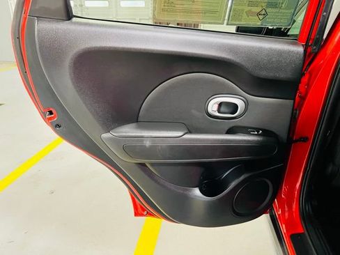Used 2019 Kia Soul + FWD image 26