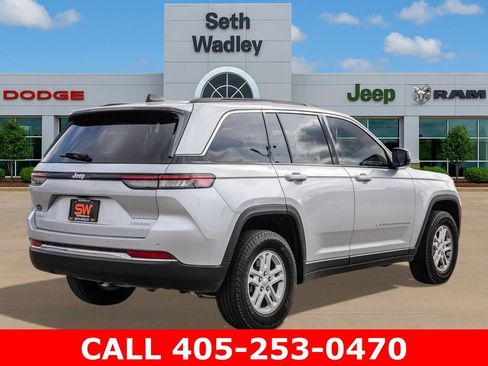 Used 2025 Jeep Grand Cherokee Laredo w/ Luxury Tech Group I AWD/4WD image 7