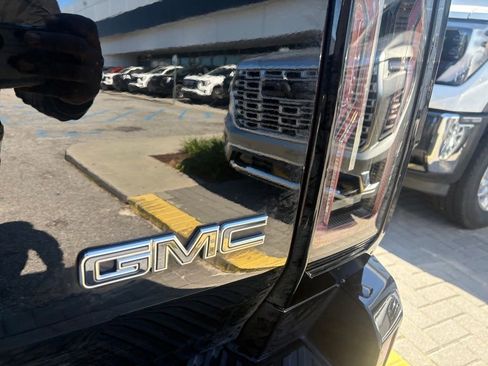 Used 2024 GMC Hummer EV 2X AWD/4WD image 8