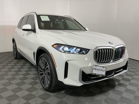 Certified 2024 BMW X5 xDrive40i w/ Premium Package AWD/4WD image 4
