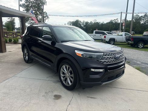 Used 2021 Ford Explorer Limited w/ Equipment Group 301A RWD image 3
