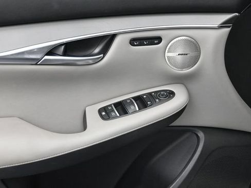 Used 2023 INFINITI QX50 Luxe w/ Accent Package FWD image 16