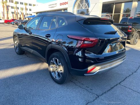 Used 2025 Chevrolet Trax LT image 9