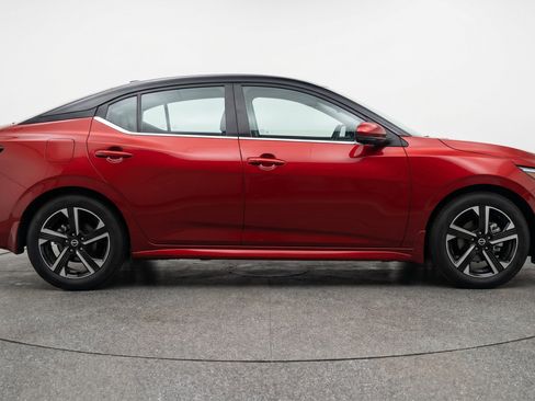 Used 2025 Nissan Sentra SV FWD image 11