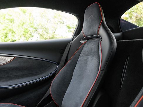Used 2025 McLaren Artura RWD image 13