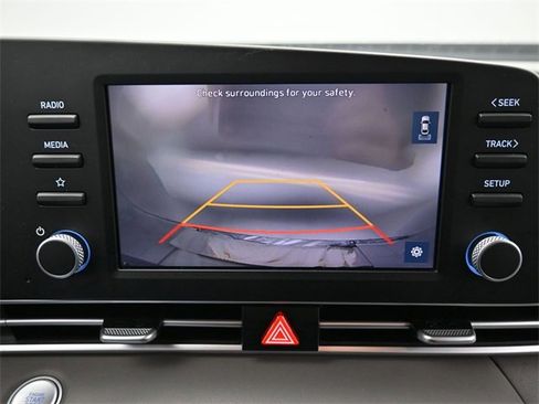 Used 2023 Hyundai Elantra SEL image 17