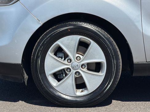 Used 2015 Kia Soul FWD image 26