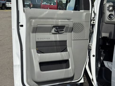Used 2013 Ford E-150 and Econoline 150 RWD image 12