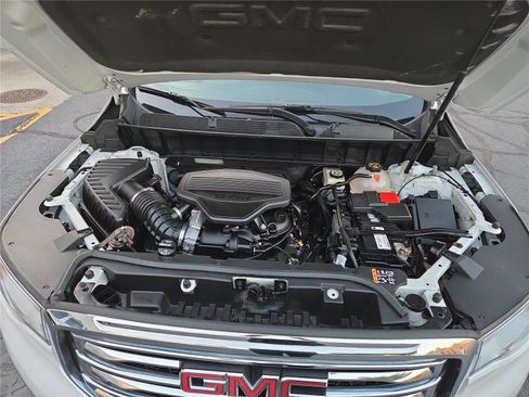 Used 2017 GMC Acadia SLT image 9