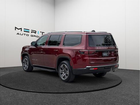 Used 2024 Jeep Wagoneer Series II w/ Flexible Seating Group image 7