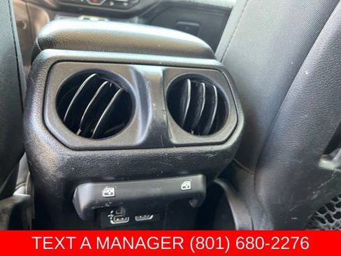 Used 2019 Jeep Wrangler Unlimited Rubicon AWD/4WD image 15