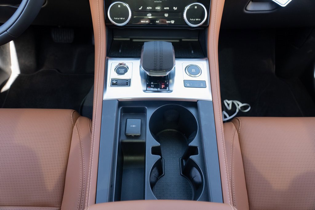 Used 2025 Jaguar F-PACE R-Dynamic S AWD/4WD image 19