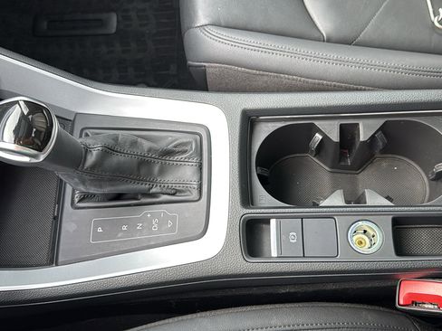 Used 2021 Audi Q3 2.0T Premium w/ Convenience Package image 23