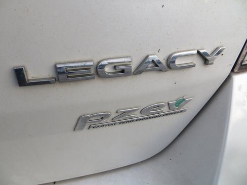 Used 2011 Subaru Legacy 2.5i Premium image 8