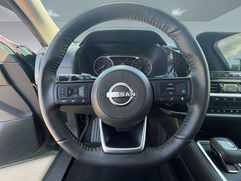 Used 2024 Nissan Pathfinder SL FWD image 14