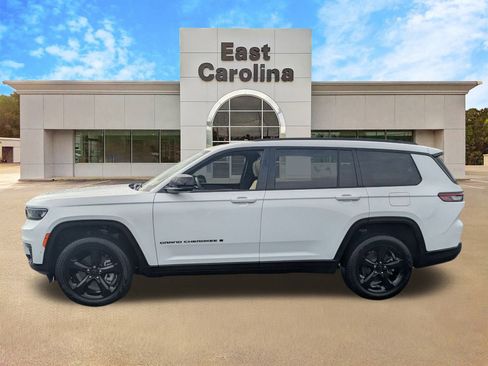 Certified 2024 Jeep Grand Cherokee L Limited w/ Luxury Tech Group II image 6