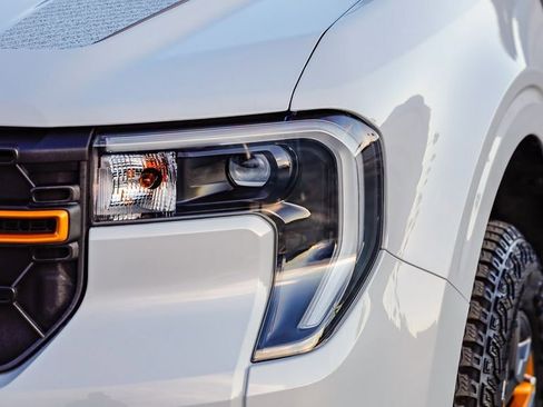 Used 2025 Ford Maverick Tremor image 5