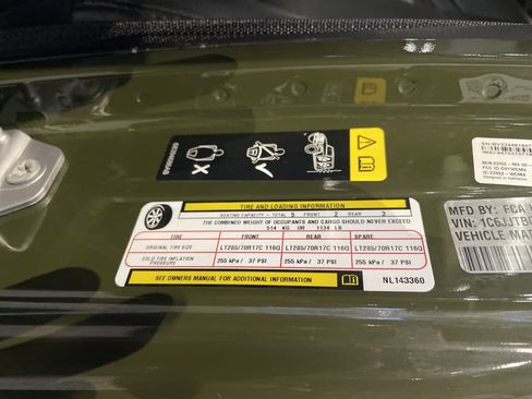 Used 2022 Jeep Gladiator Rubicon w/ LED Lighting Group image 36