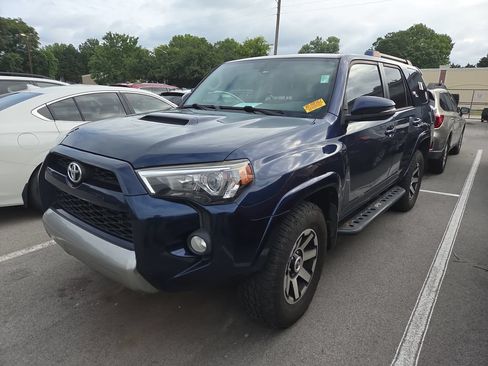 Used 2019 Toyota 4Runner TRD Off-Road Premium AWD/4WD image 9