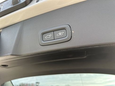 Certified 2025 Volvo XC40 B5 Plus image 35