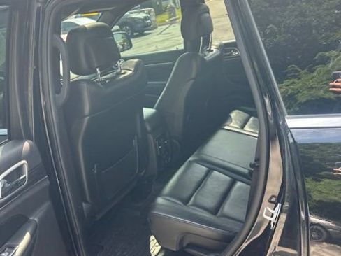 Used 2021 Jeep Grand Cherokee Limited AWD/4WD image 30