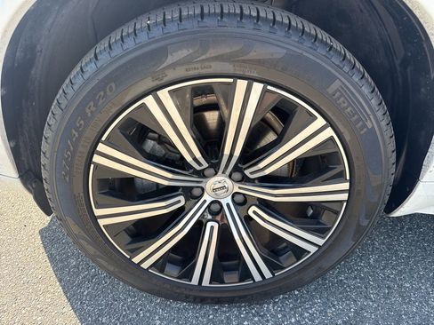 Used 2023 Volvo XC90 B5 Plus w/ Protection Package Premier image 11