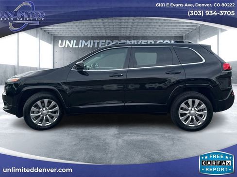 Used 2018 Jeep Cherokee Overland image 7